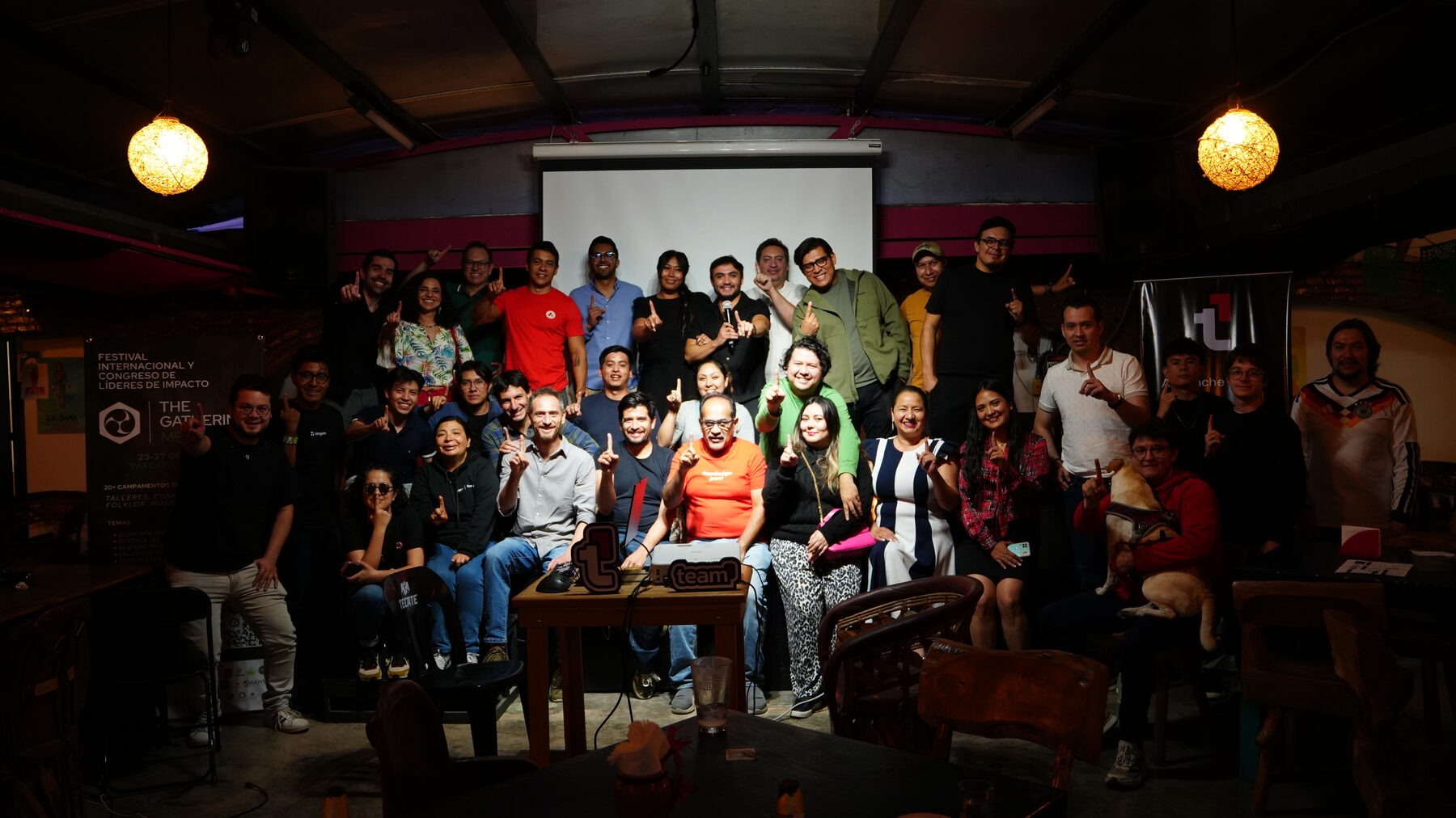 Asistentes de Tech & Chill al cierre del encuentro en Puebla